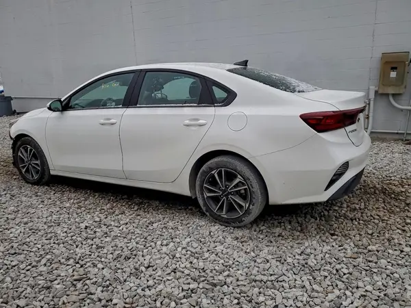 3KPF24AD0RE769048 2024 KIA FORTE - Image 2