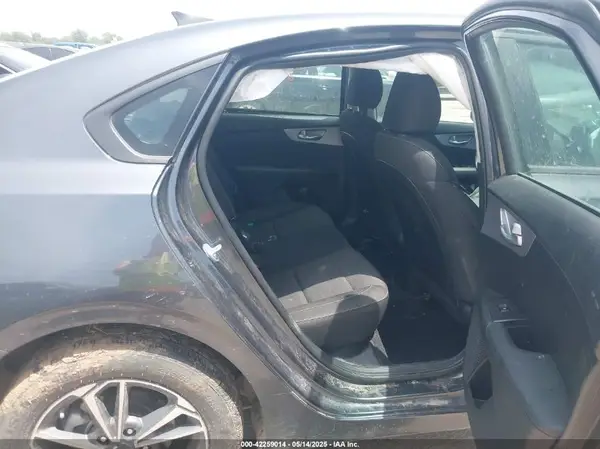 3KPF24AD0RE771303 2024 KIA FORTE - Image 8