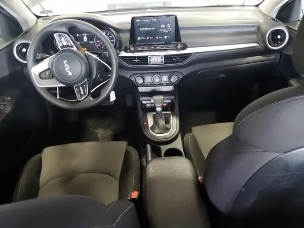 3KPF24AD0RE773908 2024 KIA FORTE - Image 8