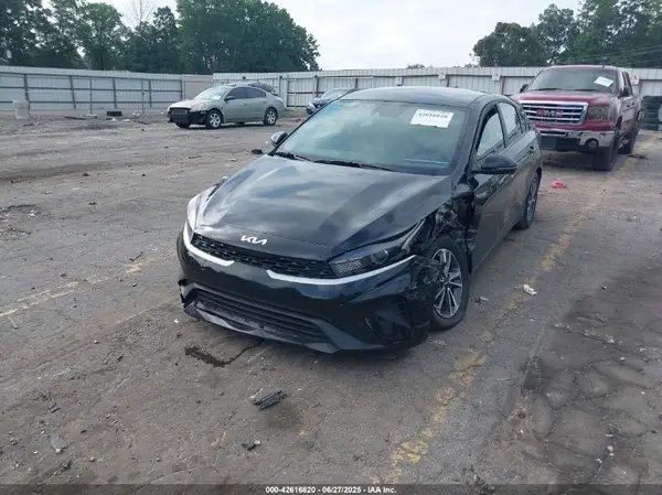 3KPF24AD0RE774332 2024 KIA FORTE - Image 2