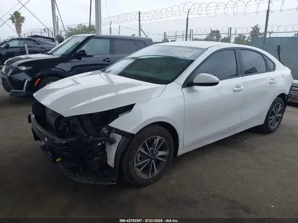 3KPF24AD0RE774623 2024 KIA FORTE - Image 2