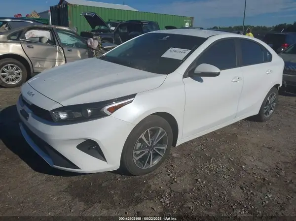 3KPF24AD0RE778218 2024 KIA FORTE - Image 2