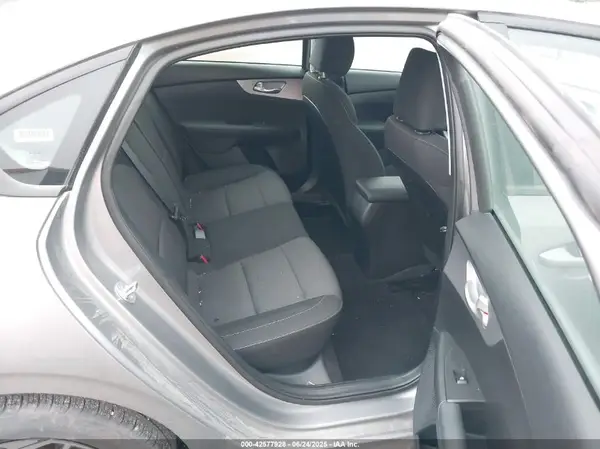 3KPF24AD0RE778882 2024 KIA FORTE - Image 8