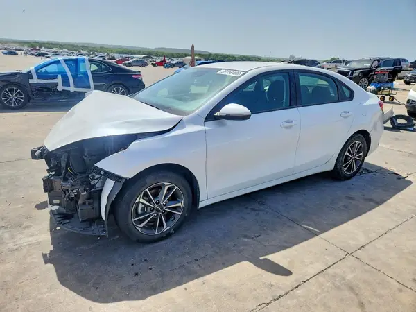 3KPF24AD0RE779661 2024 KIA FORTE - Image 1