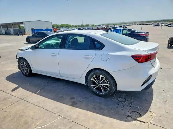3KPF24AD0RE779661 2024 KIA FORTE - Image 2