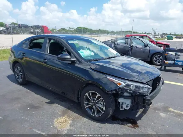 3KPF24AD0RE77979 2024 KIA FORTE - Image 1
