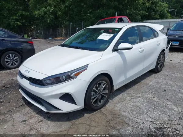 3KPF24AD0RE781877 2024 KIA FORTE - Image 2