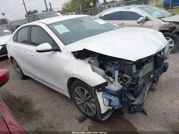 3KPF24AD0RE782883 2024 KIA FORTE - Image 1