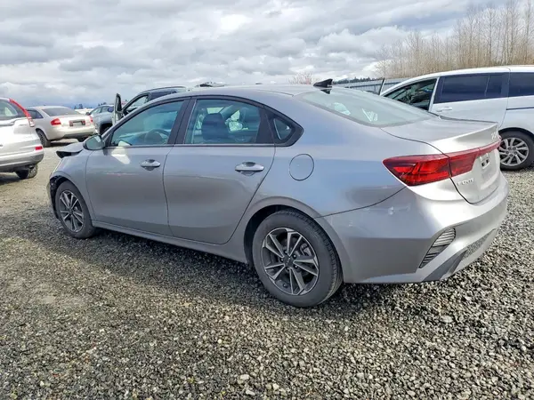 3KPF24AD0RE784245 2024 KIA FORTE - Image 2