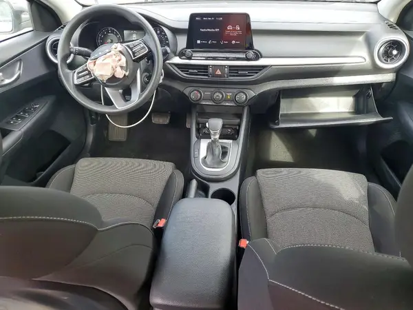 3KPF24AD0RE784245 2024 KIA FORTE - Image 8
