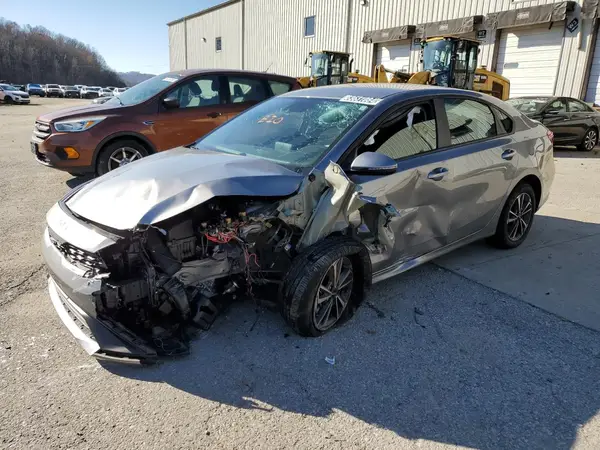 3KPF24AD0RE785492 2024 KIA FORTE - Image 1