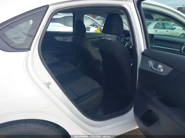 3KPF24AD0RE786254 2024 KIA FORTE - Image 8