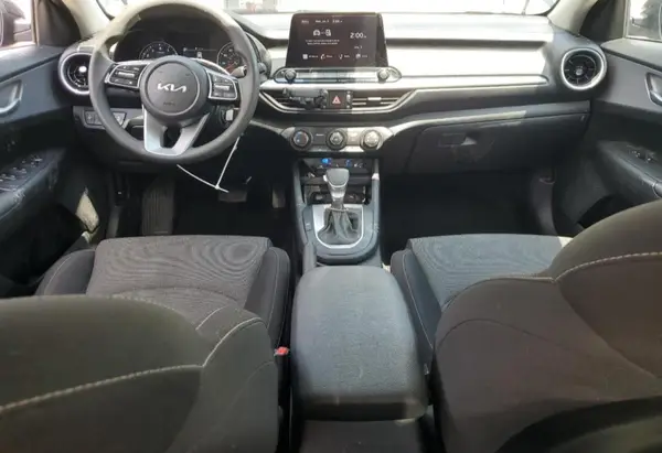3KPF24AD0RE788327 2024 KIA FORTE - Image 8