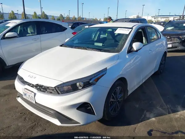 3KPF24AD0RE792748 2024 KIA FORTE - Image 2