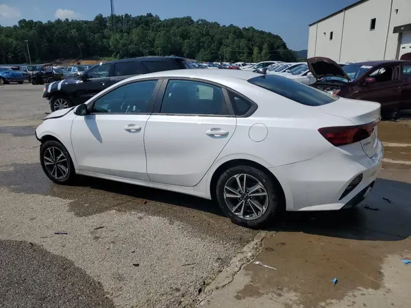 3KPF24AD0RE793205 2024 KIA FORTE - Image 2