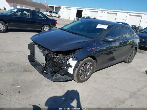 3KPF24AD0RE794788 2024 KIA FORTE - Image 2