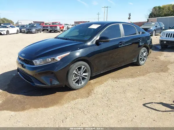 3KPF24AD0RE795729 2024 KIA FORTE - Image 2