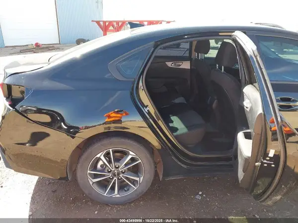 3KPF24AD0RE795729 2024 KIA FORTE - Image 8