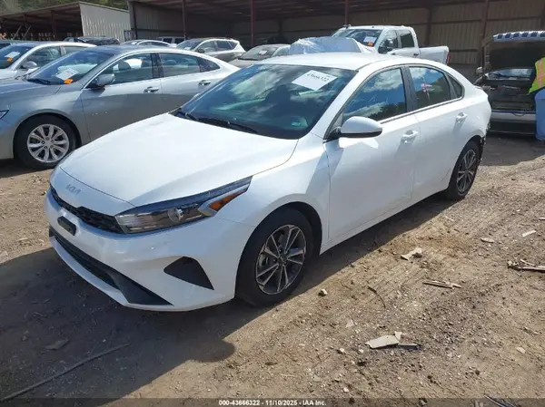 3KPF24AD0RE798503 2024 KIA FORTE - Image 2