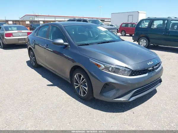 3KPF24AD0RE798954 2024 KIA FORTE - Image 1