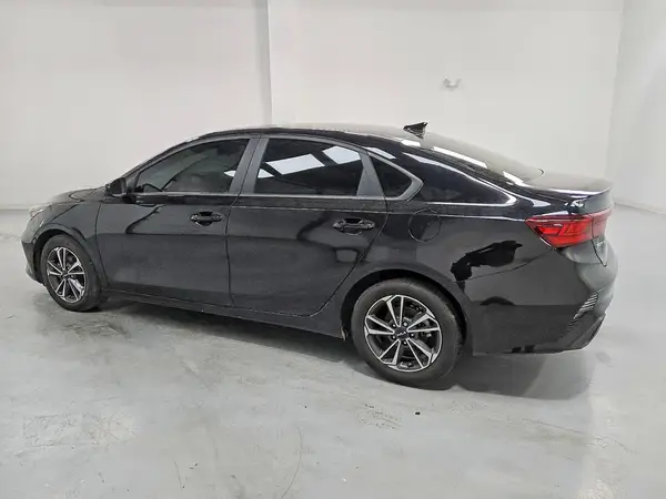 3KPF24AD0RE805854 2024 KIA FORTE - Image 2