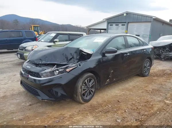 3KPF24AD0RE806843 2024 KIA FORTE - Image 2