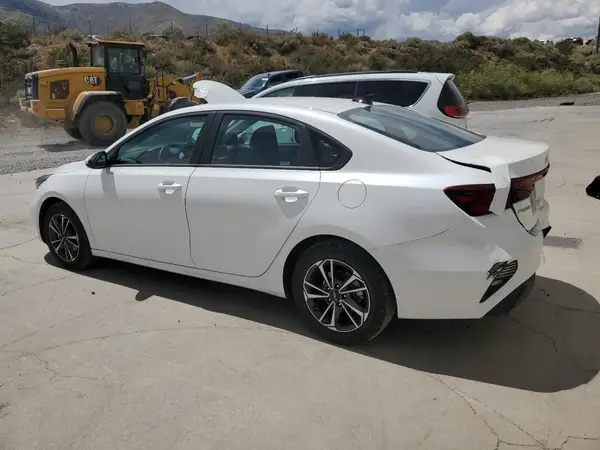 3KPF24AD0RE807541 2024 KIA FORTE - Image 2