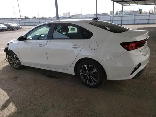 3KPF24AD0RE807684 2024 KIA FORTE - Image 2