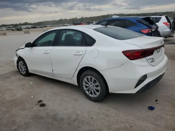 3KPF24AD0RE810035 2024 KIA FORTE - Image 2