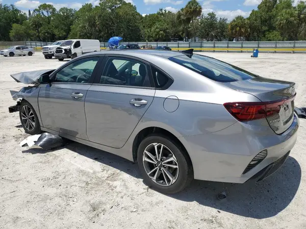 3KPF24AD0RE812433 2024 KIA FORTE - Image 2