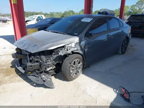 3KPF24AD0RE813081 2024 KIA FORTE - Image 2
