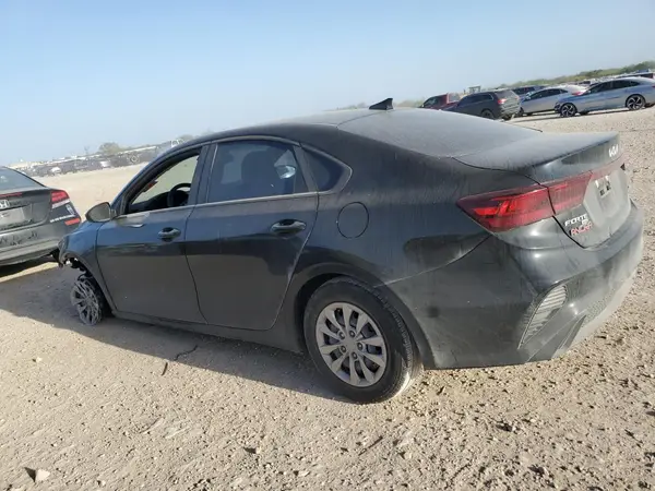 3KPF24AD0RE815087 2024 KIA FORTE - Image 2