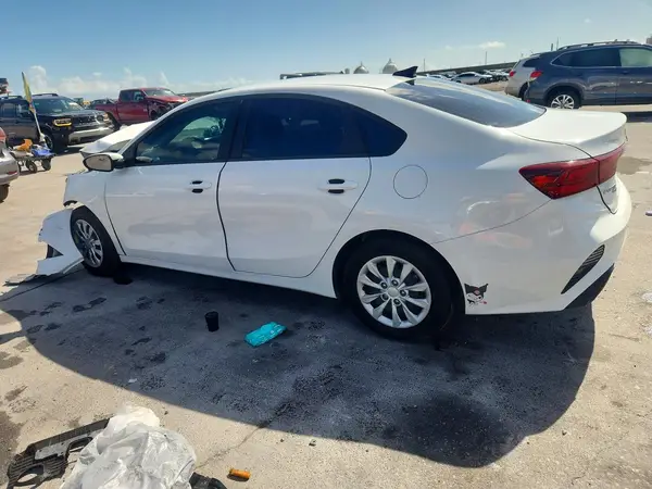 3KPF24AD0RE815414 2024 KIA FORTE - Image 2