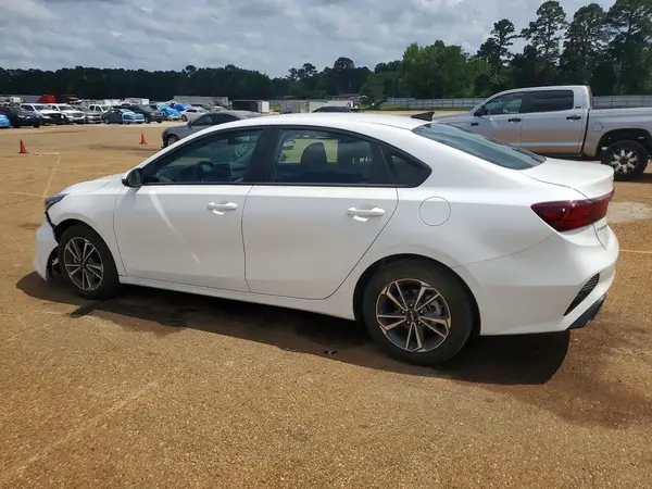 3KPF24AD0RE816367 2024 KIA FORTE - Image 2