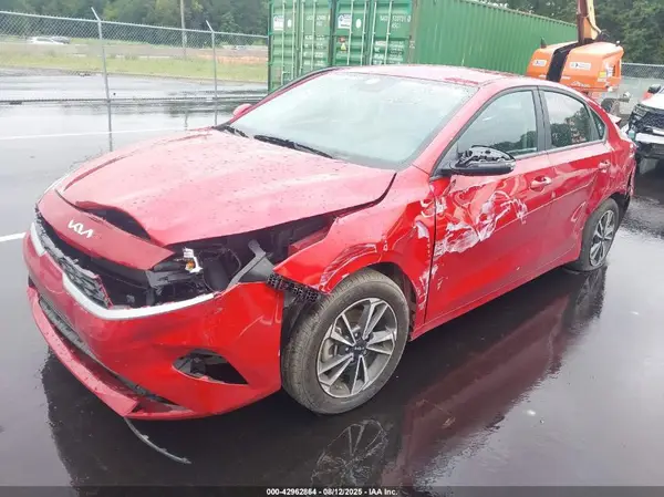 3KPF24AD0RE818314 2024 KIA FORTE - Image 2