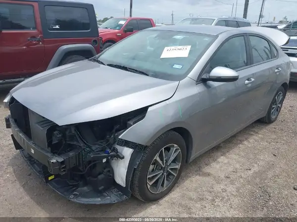3KPF24AD0RE819723 2024 KIA FORTE - Image 2