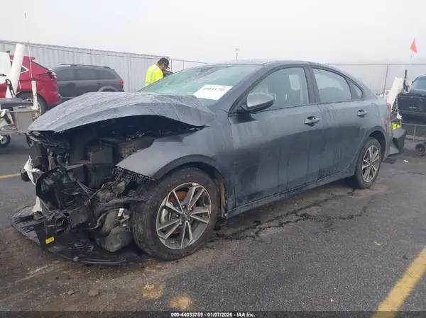 3KPF24AD0RE824405 2024 KIA FORTE - Image 2