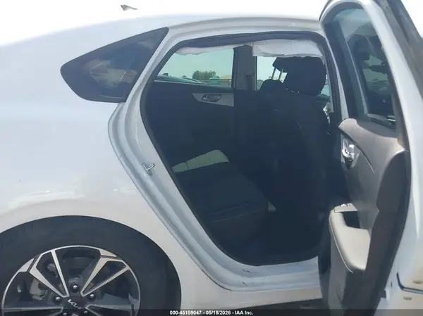 3KPF24AD0RE825604 2024 KIA FORTE - Image 8