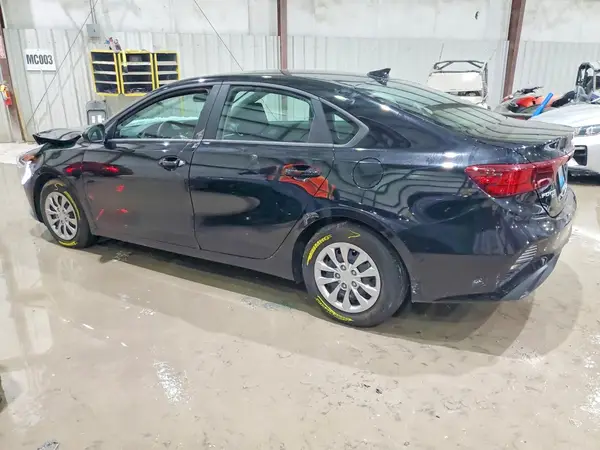 3KPF24AD0RE829975 2024 KIA FORTE - Image 2
