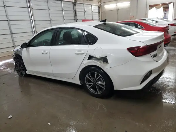 3KPF24AD0RE834478 2024 KIA FORTE - Image 2