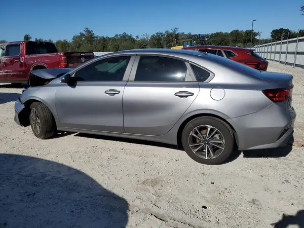 3KPF24AD0RE835632 2024 KIA FORTE - Image 2