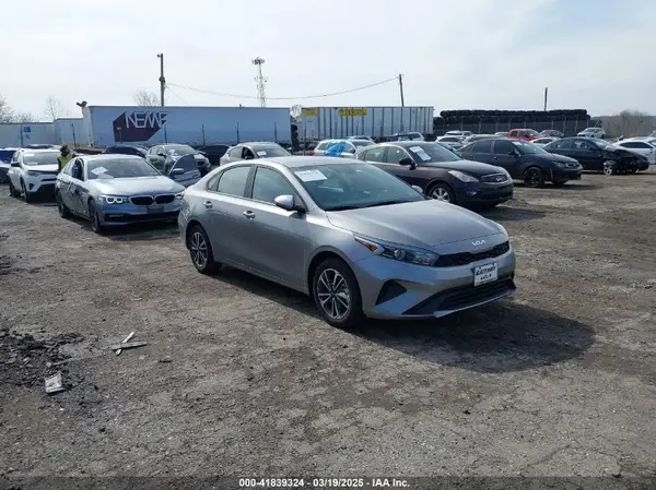 3KPF24AD0RE836196 2024 KIA FORTE - Image 1