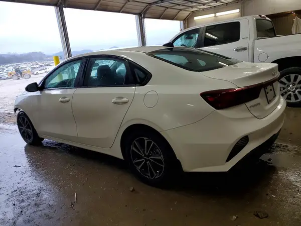 3KPF24AD0RE836425 2024 KIA FORTE - Image 2