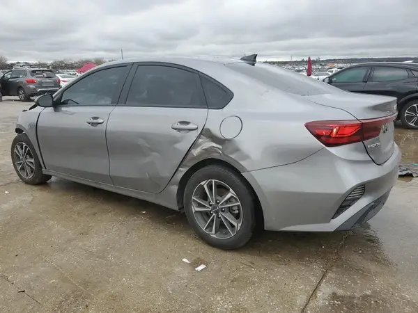 3KPF24AD0RE837476 2024 KIA FORTE - Image 2