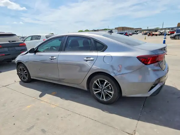 3KPF24AD0RE841169 2024 KIA FORTE - Image 2