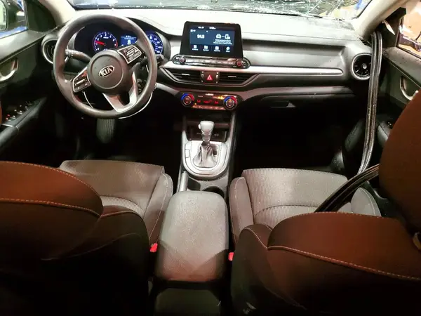 3KPF24AD1KE005859 2019 KIA FORTE - Image 8
