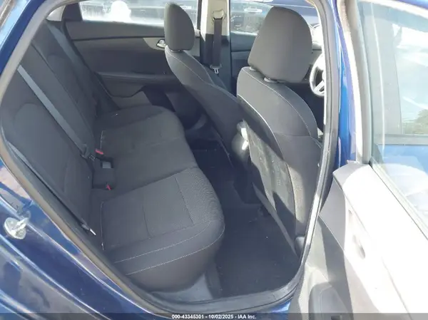 3KPF24AD1KE007708 2019 KIA FORTE - Image 8
