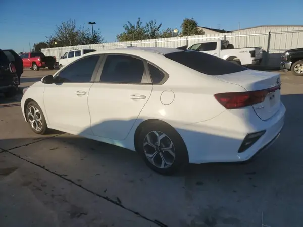3KPF24AD1KE009698 2019 KIA FORTE - Image 2