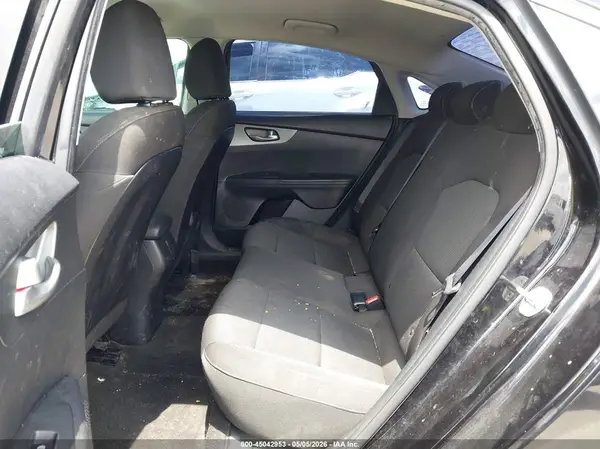 3KPF24AD1KE009975 2019 KIA FORTE - Image 8