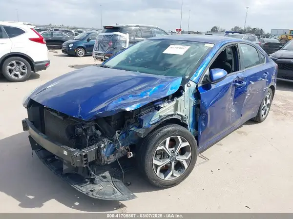 3KPF24AD1KE010320 2019 KIA FORTE - Image 2